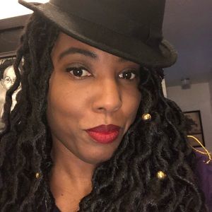 Meet your Posher, April